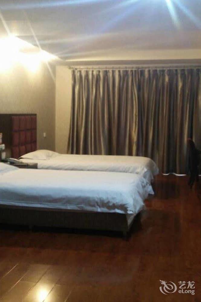 צ'נגדו Helun Hotel מראה חיצוני תמונה