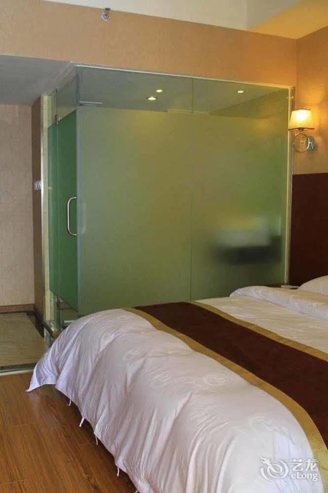 צ'נגדו Helun Hotel מראה חיצוני תמונה